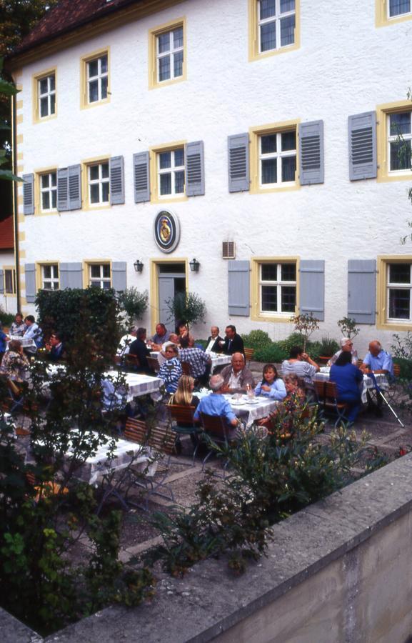 Markgraeflich Badischer Gasthof Schwanen Salem  Buitenkant foto