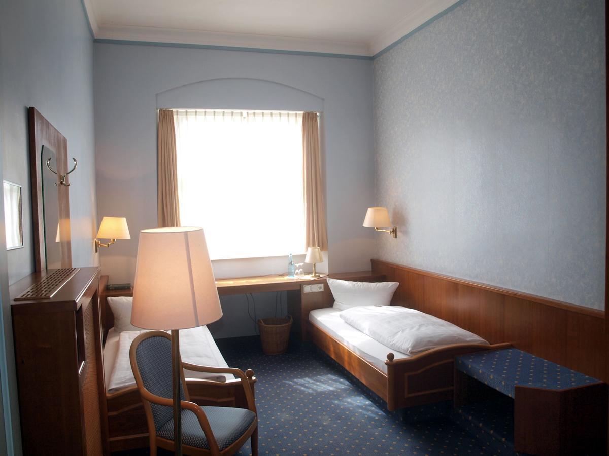 Markgraeflich Badischer Gasthof Schwanen Salem  Buitenkant foto
